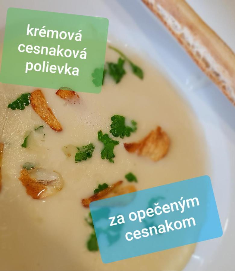 Strecno Pizzeria Alzbetka酒店 外观 照片