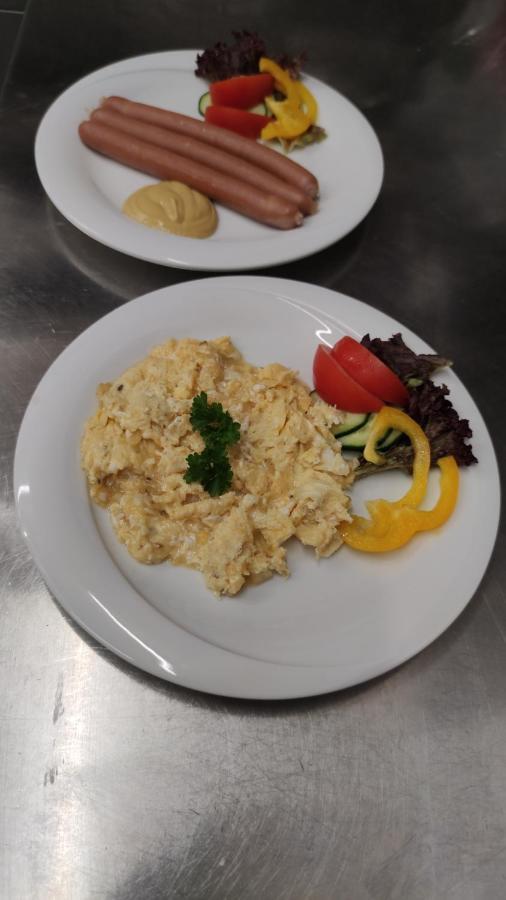 Strecno Pizzeria Alzbetka酒店 外观 照片