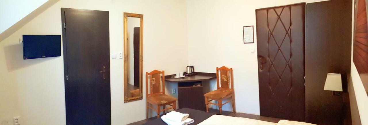 Strecno Pizzeria Alzbetka酒店 外观 照片